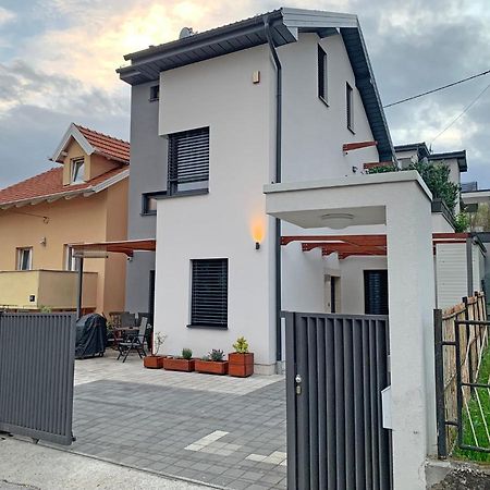 Apartment Maksimir Yard Zagreb Ngoại thất bức ảnh